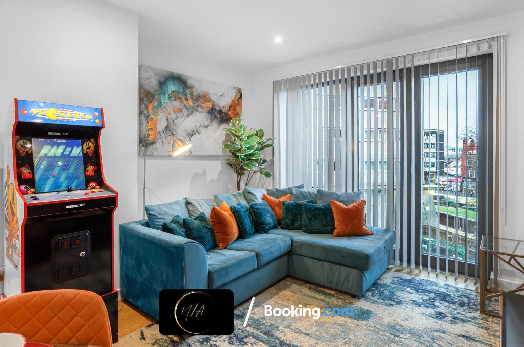 City Centre Apartment With Free Parking, 2 Bathrooms, Netflix And Wifi - Suitable For Contractors And Families - By Noor Luxury Accommodations Birmingham Exterior photo