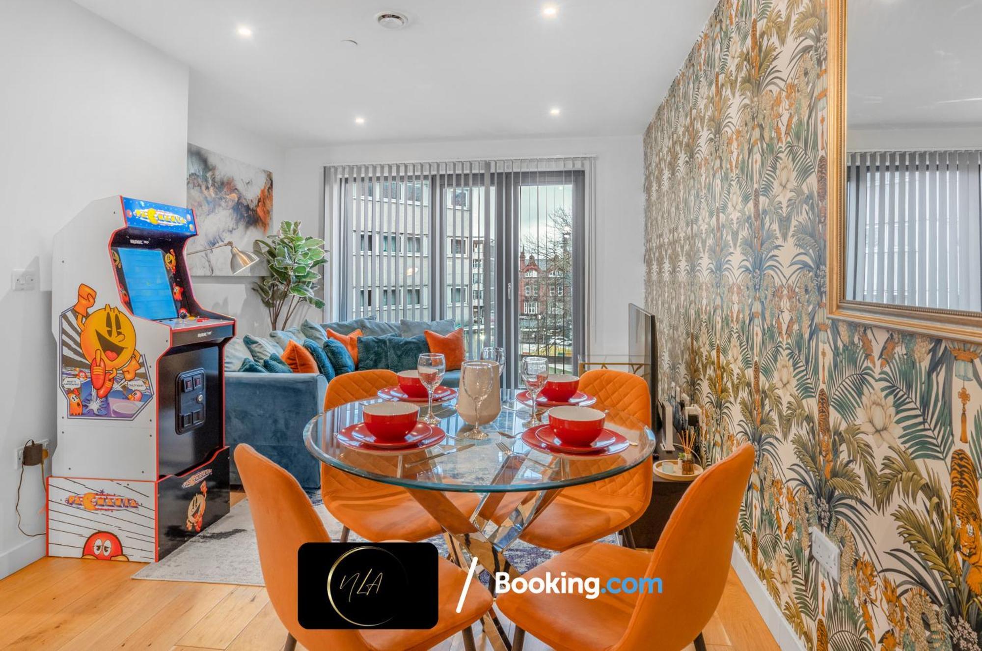 City Centre Apartment With Free Parking, 2 Bathrooms, Netflix And Wifi - Suitable For Contractors And Families - By Noor Luxury Accommodations Birmingham Exterior photo