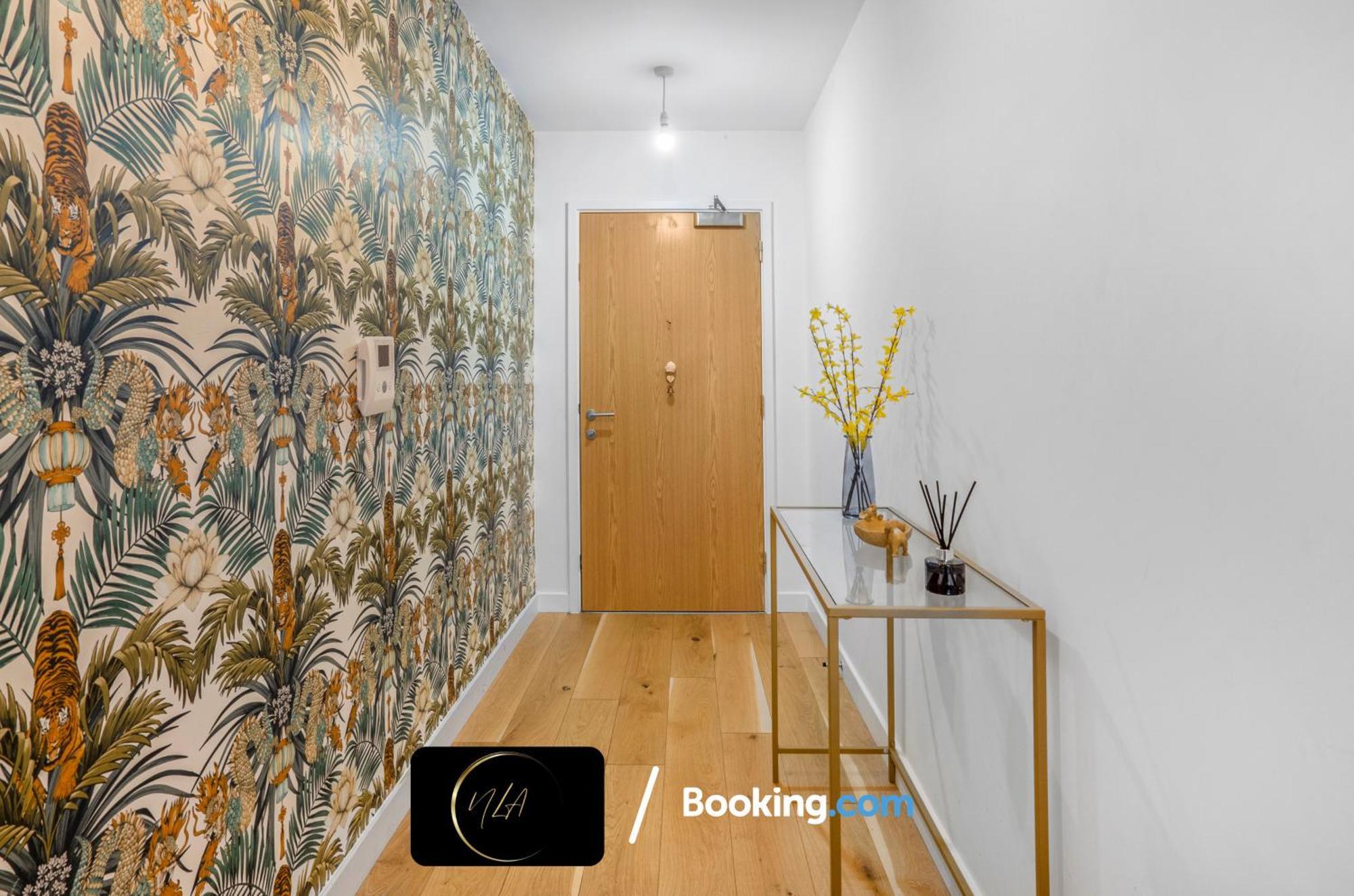 City Centre Apartment With Free Parking, 2 Bathrooms, Netflix And Wifi - Suitable For Contractors And Families - By Noor Luxury Accommodations Birmingham Exterior photo