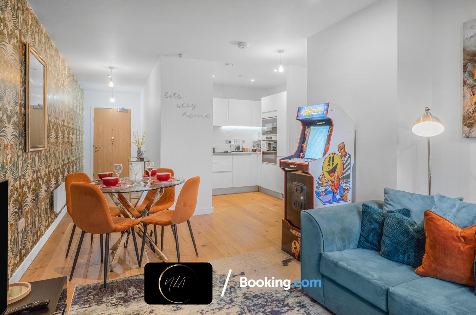 City Centre Apartment With Free Parking, 2 Bathrooms, Netflix And Wifi - Suitable For Contractors And Families - By Noor Luxury Accommodations Birmingham Exterior photo