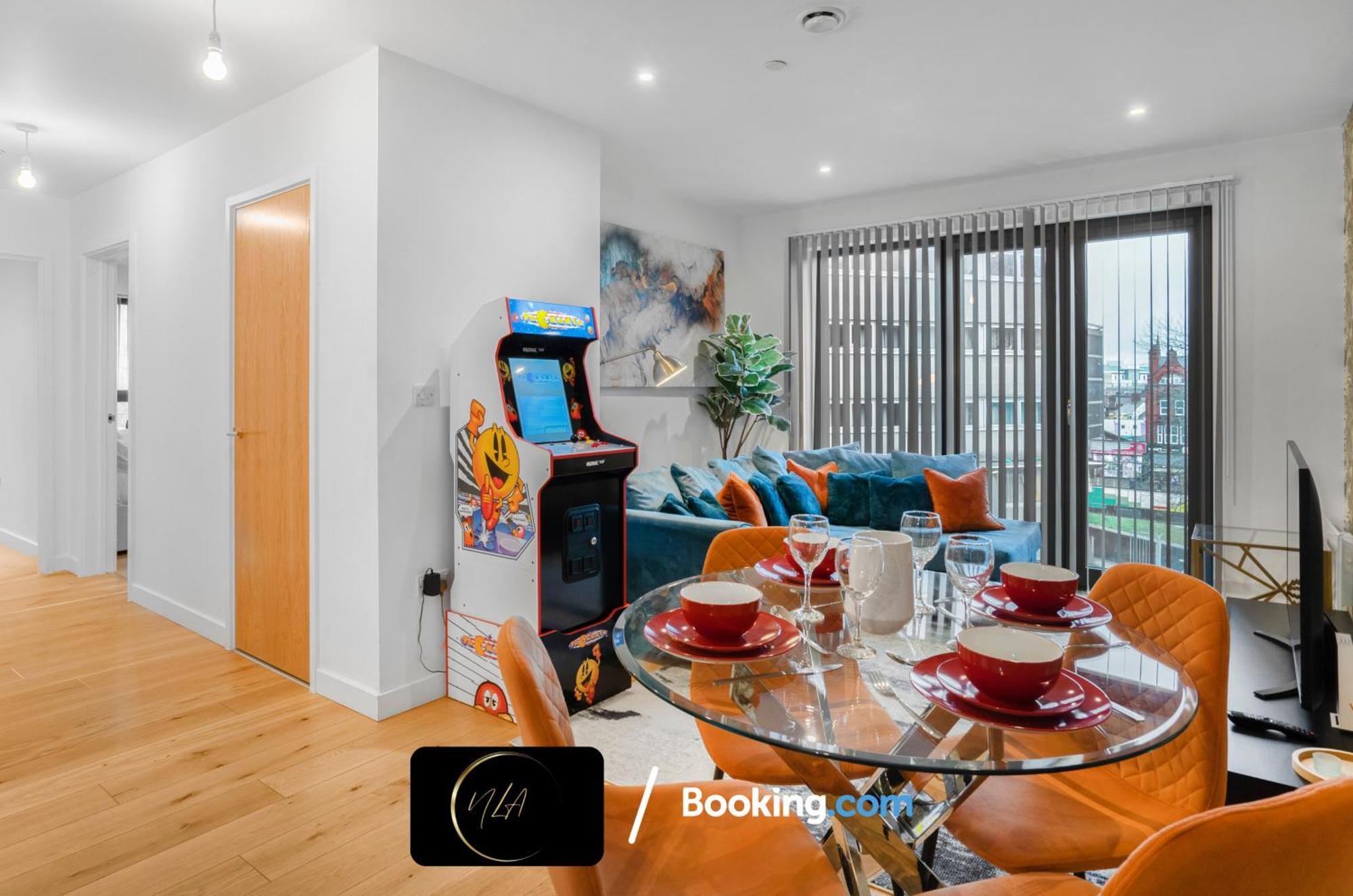City Centre Apartment With Free Parking, 2 Bathrooms, Netflix And Wifi - Suitable For Contractors And Families - By Noor Luxury Accommodations Birmingham Exterior photo