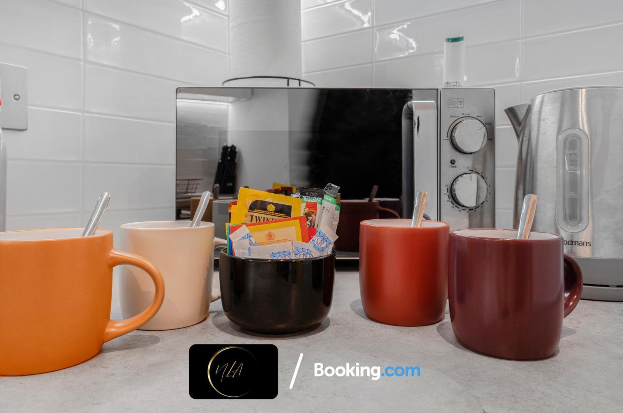 City Centre Apartment With Free Parking, 2 Bathrooms, Netflix And Wifi - Suitable For Contractors And Families - By Noor Luxury Accommodations Birmingham Exterior photo